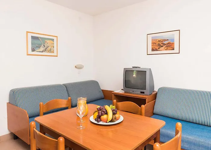 1 Bedroom Beautiful In *